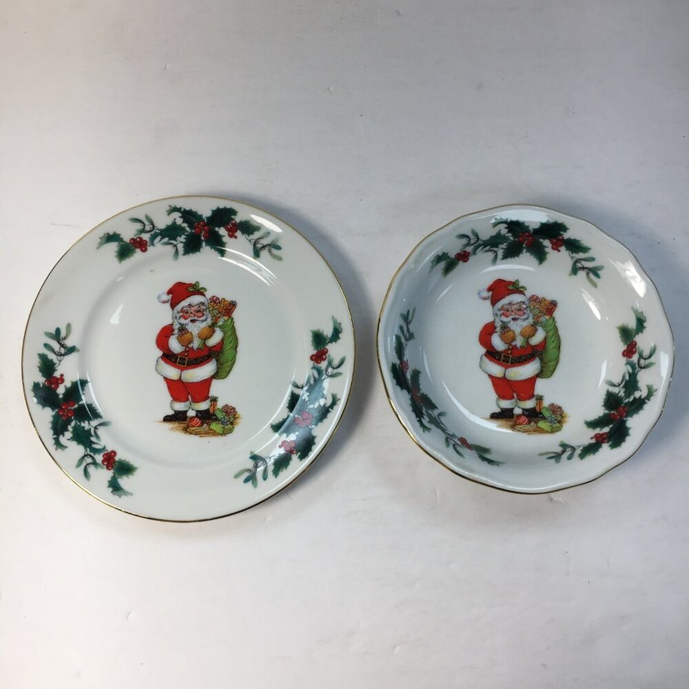 Gloria Fine Porcelain Vintage Santa Claus Christmas Plate Bowl 22 kt Gold Trim